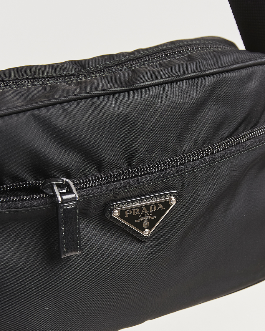 Uomini | Prada Pre-Owned Tessuto Nylon Leather Shoulder Bag Black | Prada Pre-Owned | Tessuto Nylon Leather Shoulder Bag Black