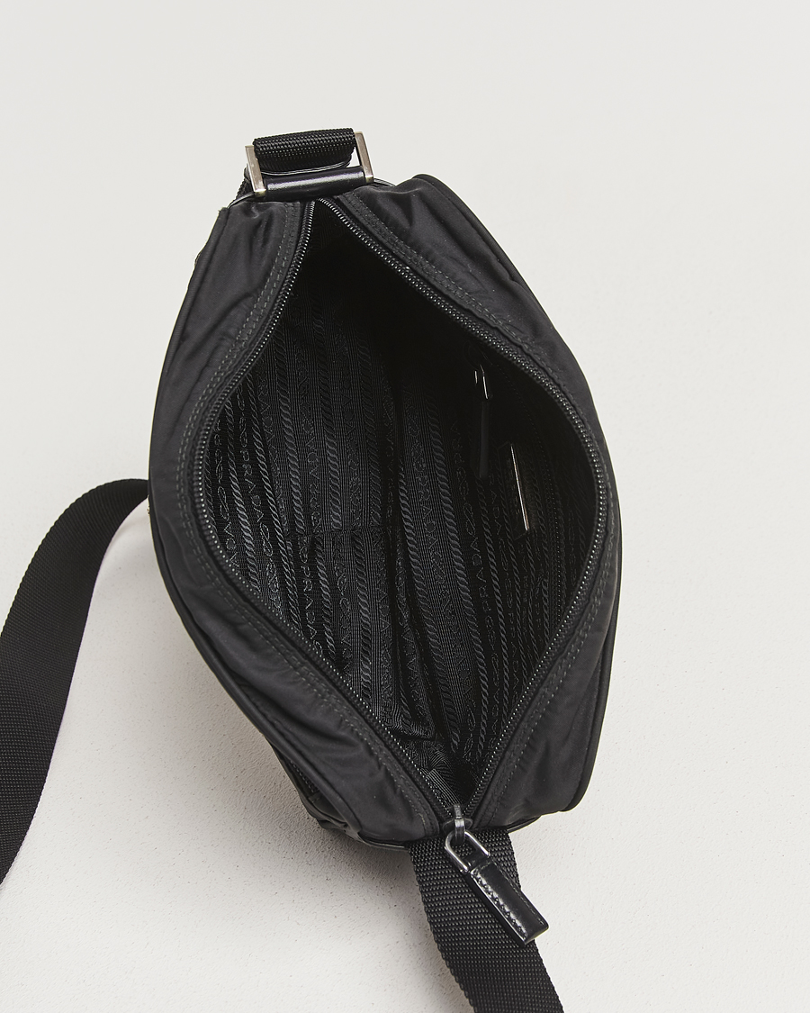 Uomini | Prada Pre-Owned Tessuto Nylon Leather Shoulder Bag Black | Prada Pre-Owned | Tessuto Nylon Leather Shoulder Bag Black
