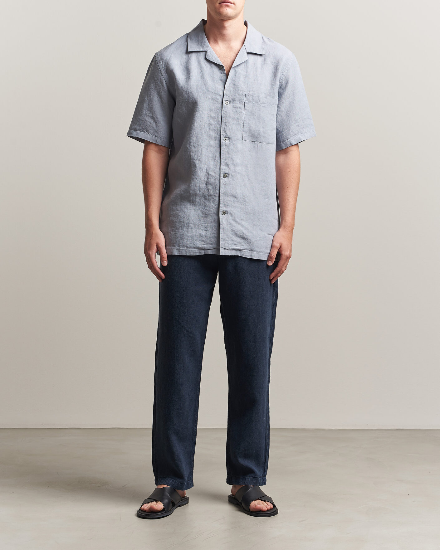 Uomini | Pantaloni | A Day's March | Redwood Linen Trousers Navy