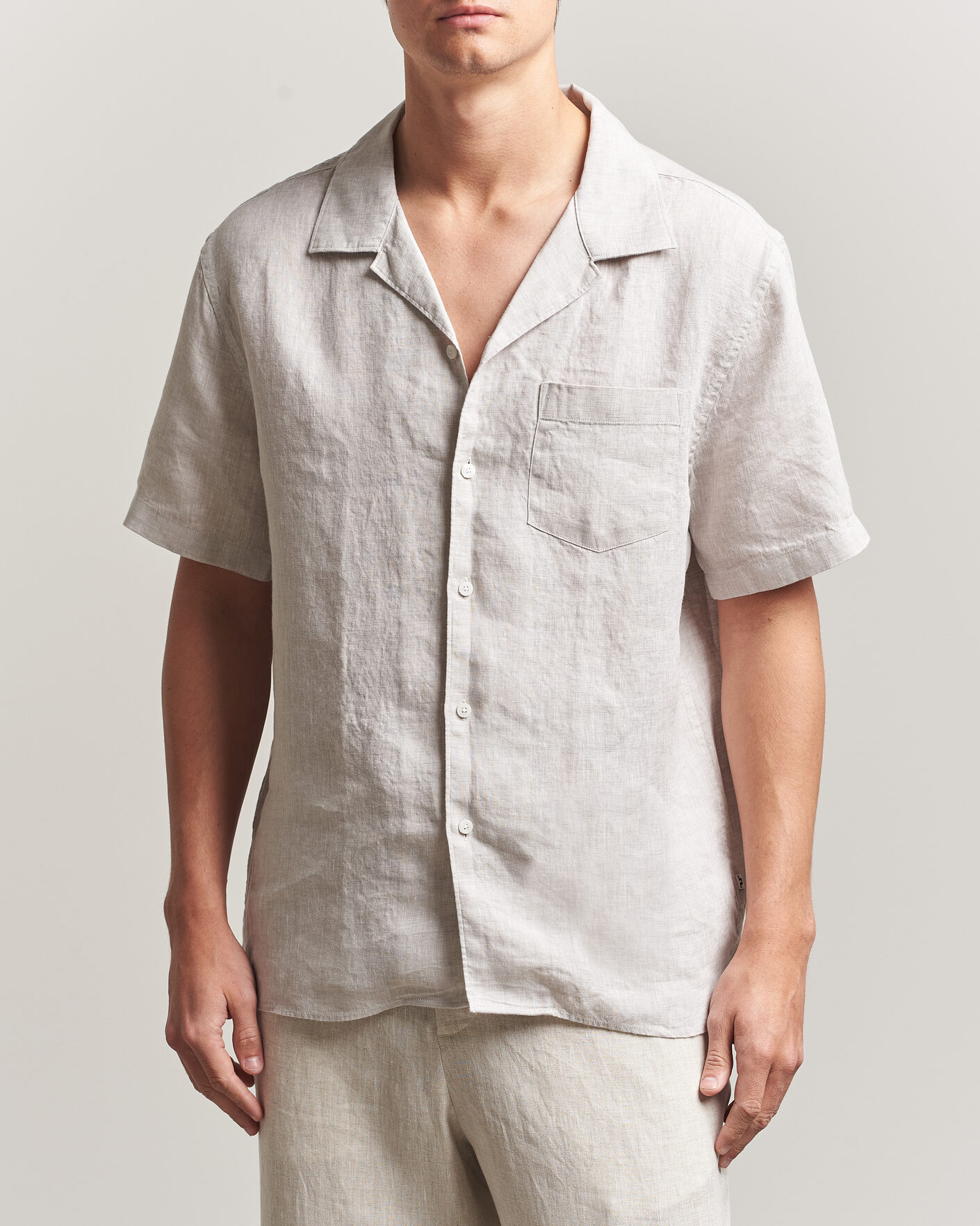Uomini | Camicie | J.Lindeberg | Elio Linen Short Sleeve Shirt Moonbeam