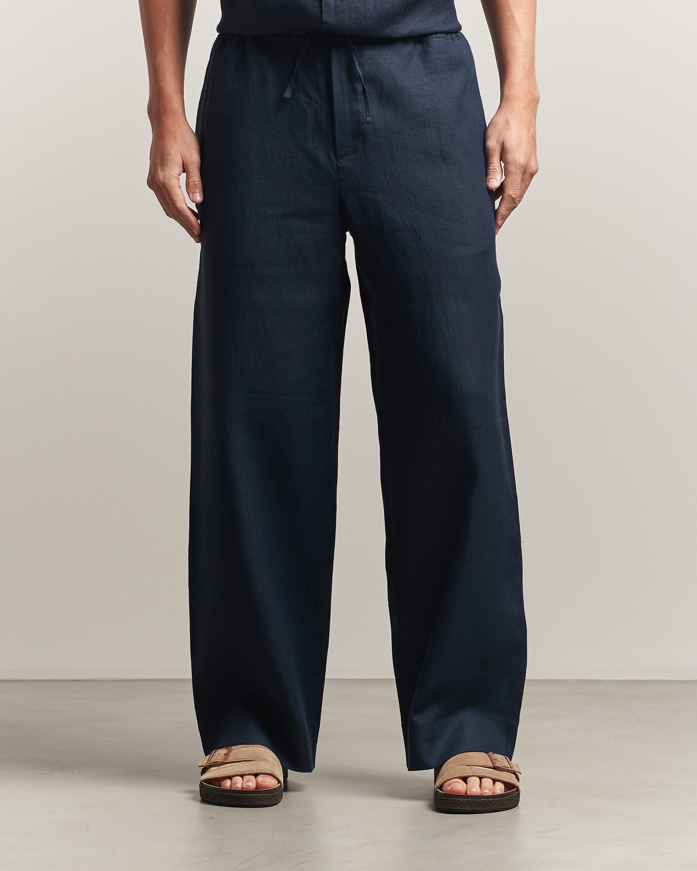 Uomini | Pantaloni | J.Lindeberg | Noah Drape Linen Pants Navy