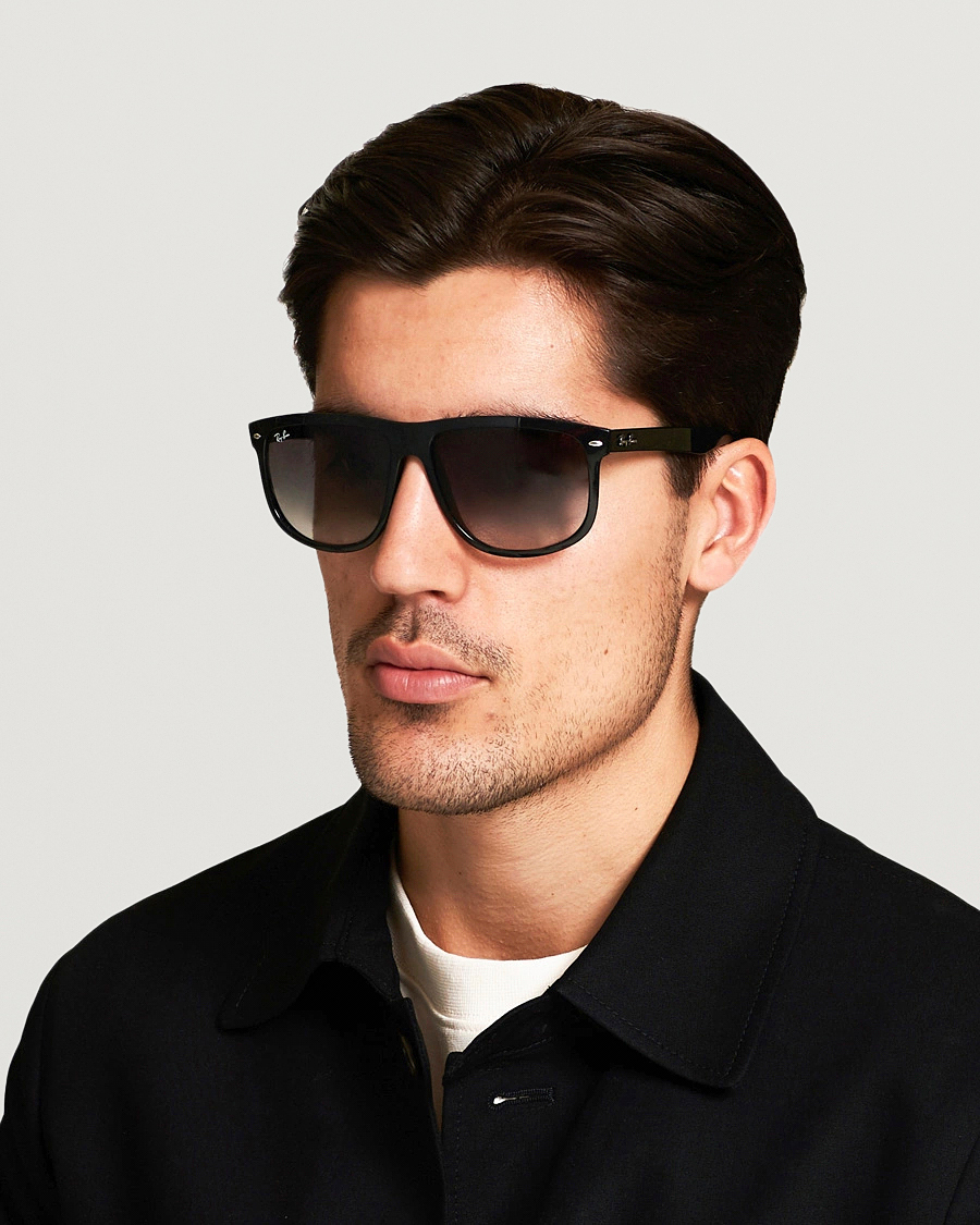 Uomini | Occhiali da sole con montatura quadrata | Ray-Ban | RB4147 Sunglasses Black/Chrystal Grey Gradient