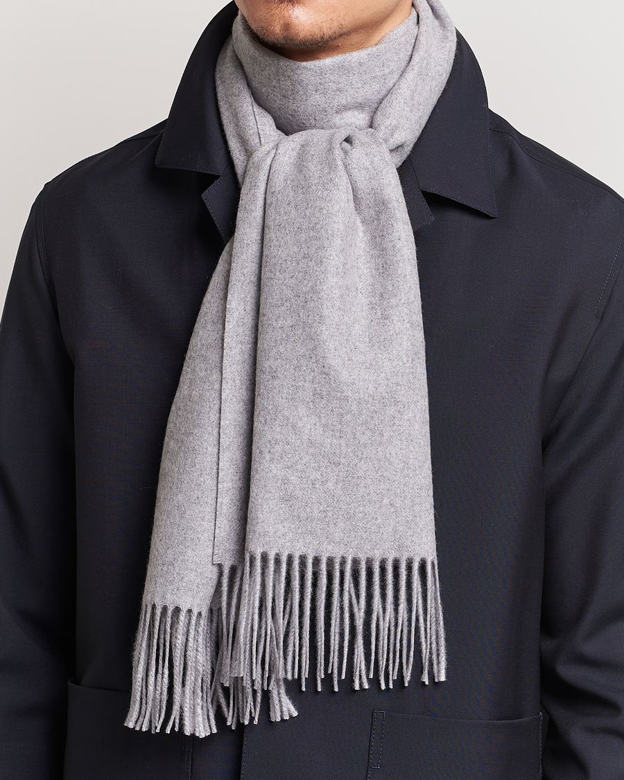 Uomini |  | Piacenza Cashmere | Cashmere Scarf Light Grey