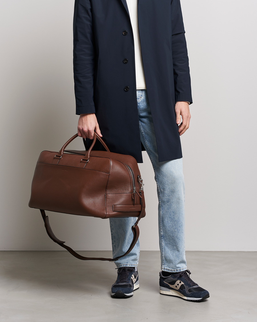 Uomini | Borse per il weekend | Tiger of Sweden | Brome Grained Leather Weekendbag Brown