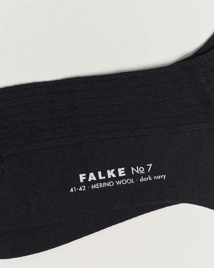 Uomini |  | Falke | No. 7 Finest Merino Ribbed Socks Dark Navy