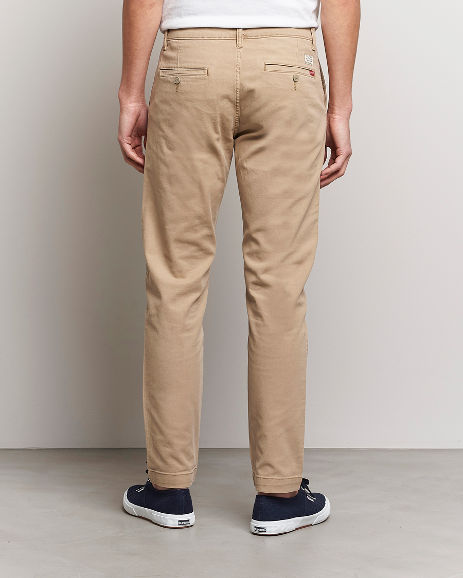 Uomini |  | Levi\'s | Garment Dyed Stretch Chino Beige