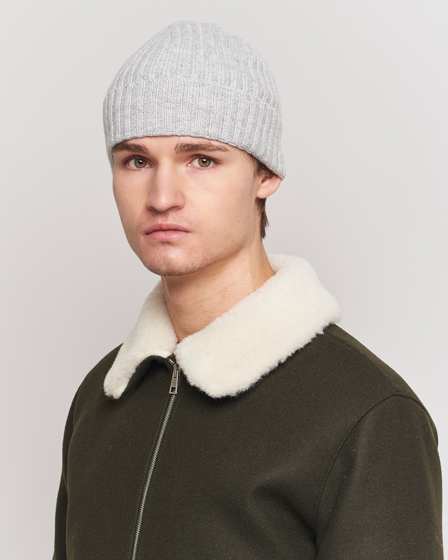 Uomini | Accessori che riscaldano | Amanda Christensen | Rib Knitted Cashmere Cap Light Grey Melange