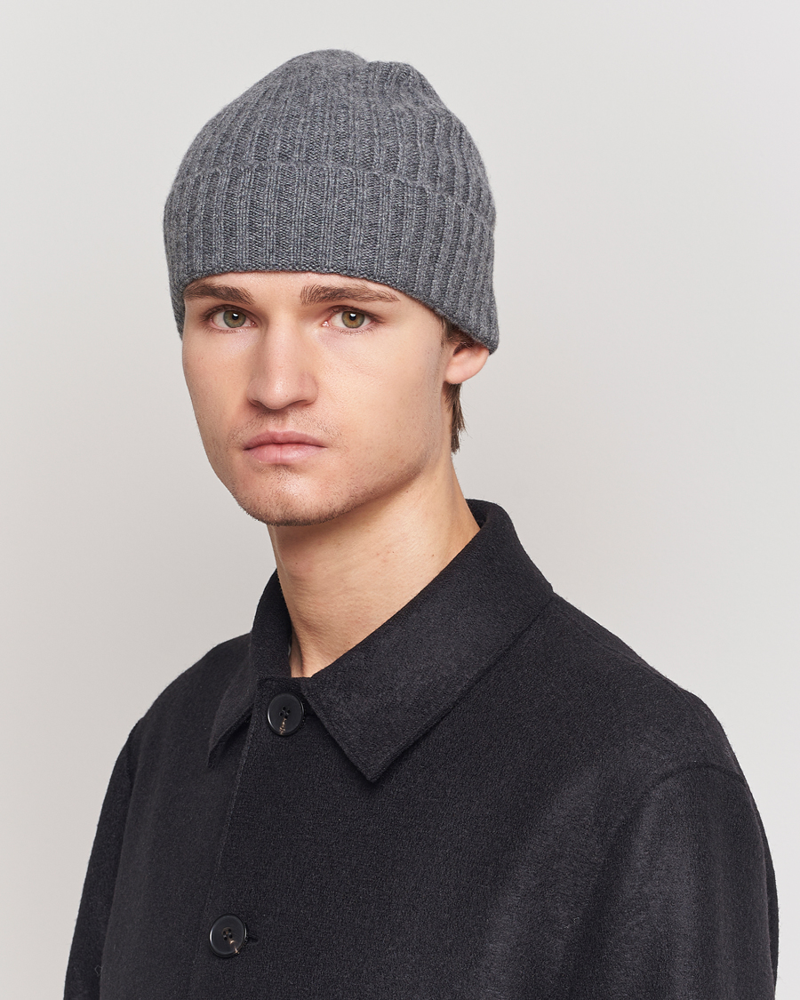 Uomini | Idee regalo di Natale | Amanda Christensen | Rib Knitted Cashmere Cap Grey Melange