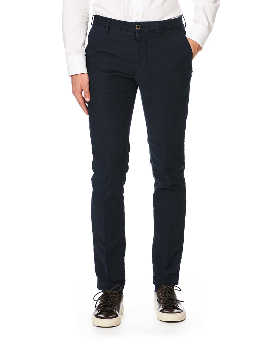 Uomini | Chinos | Incotex | Slim Fit Garment Dyed Washed Slacks Navy