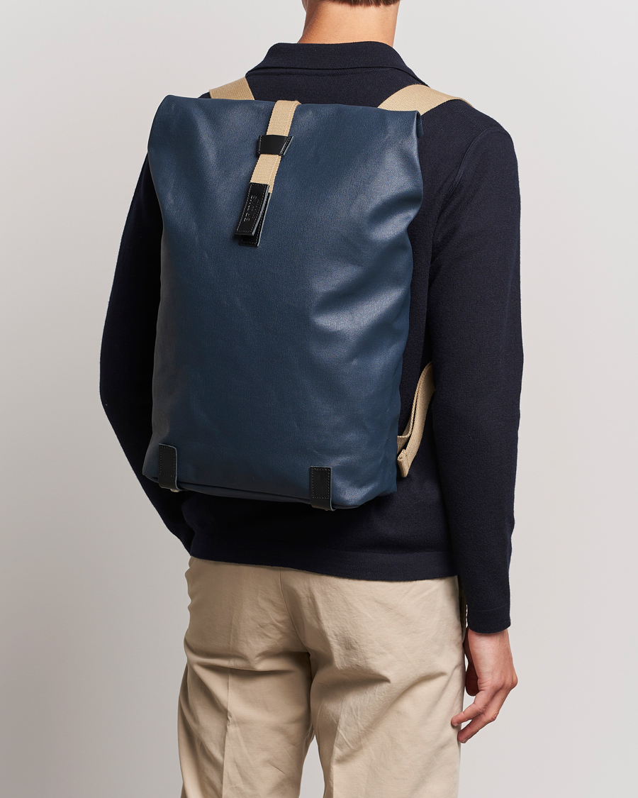 Uomini | Accessori | Brooks England | Pickwick Cotton Canvas 26L Backpack Dark Blue/Black