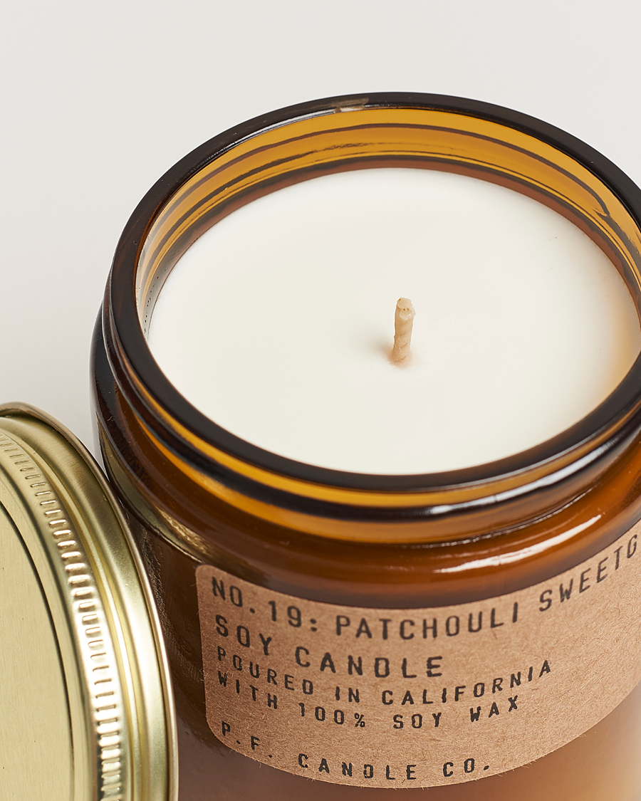 Uomini |  | P.F. Candle Co. | Soy Candle No. 19 Patchouli Sweetgrass 204g