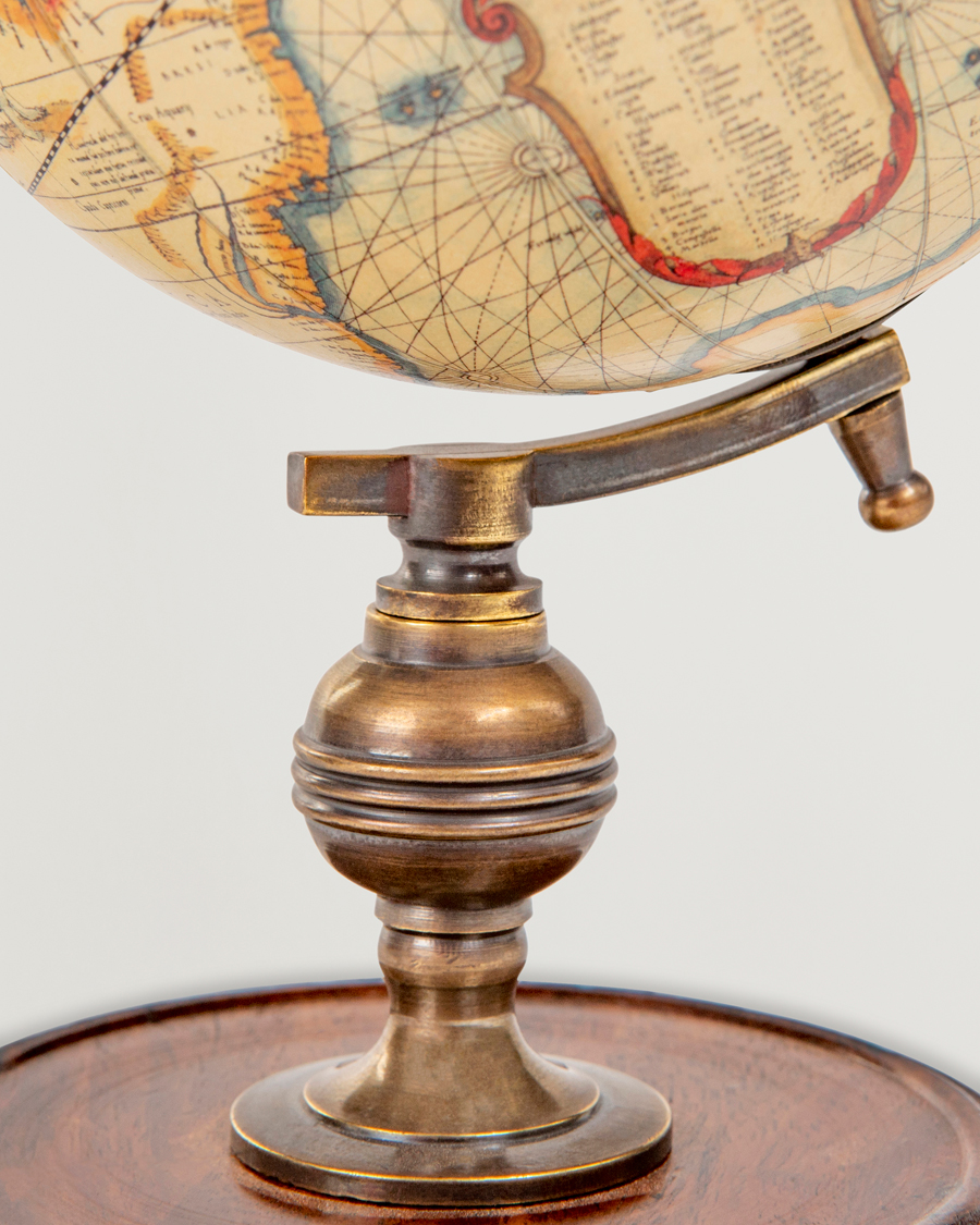 Uomini | Decorazioni | Authentic Models | Student Globe 