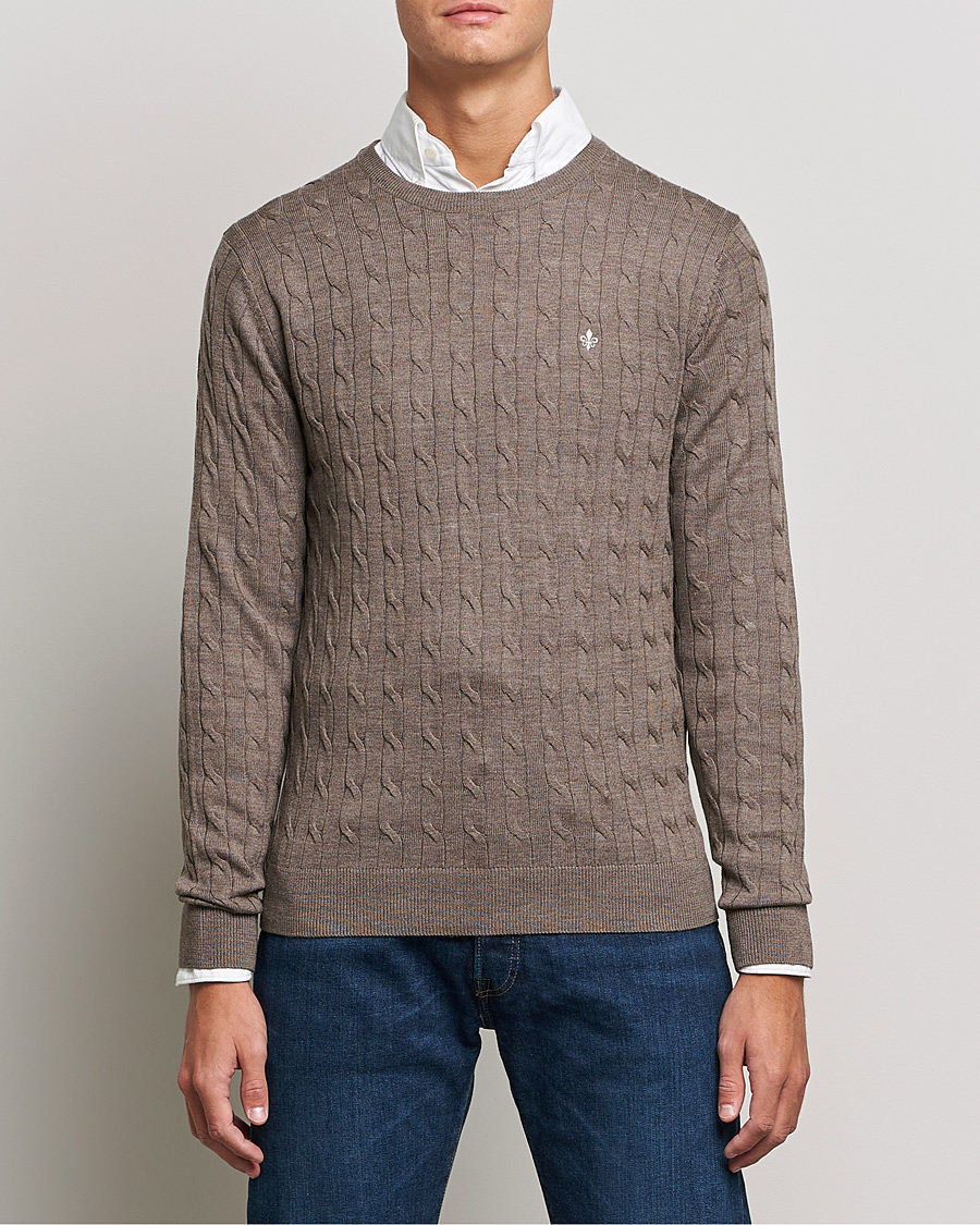 Uomini | Maglie a girocollo | Morris | Merino Cable Crew Neck Light Brown