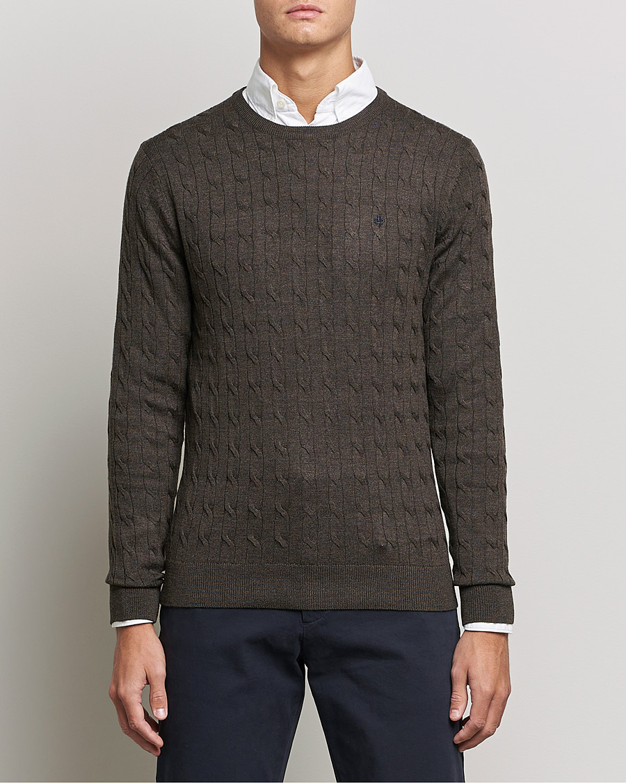 Uomini |  | Morris | Merino Cable Crew Neck Dark Brown