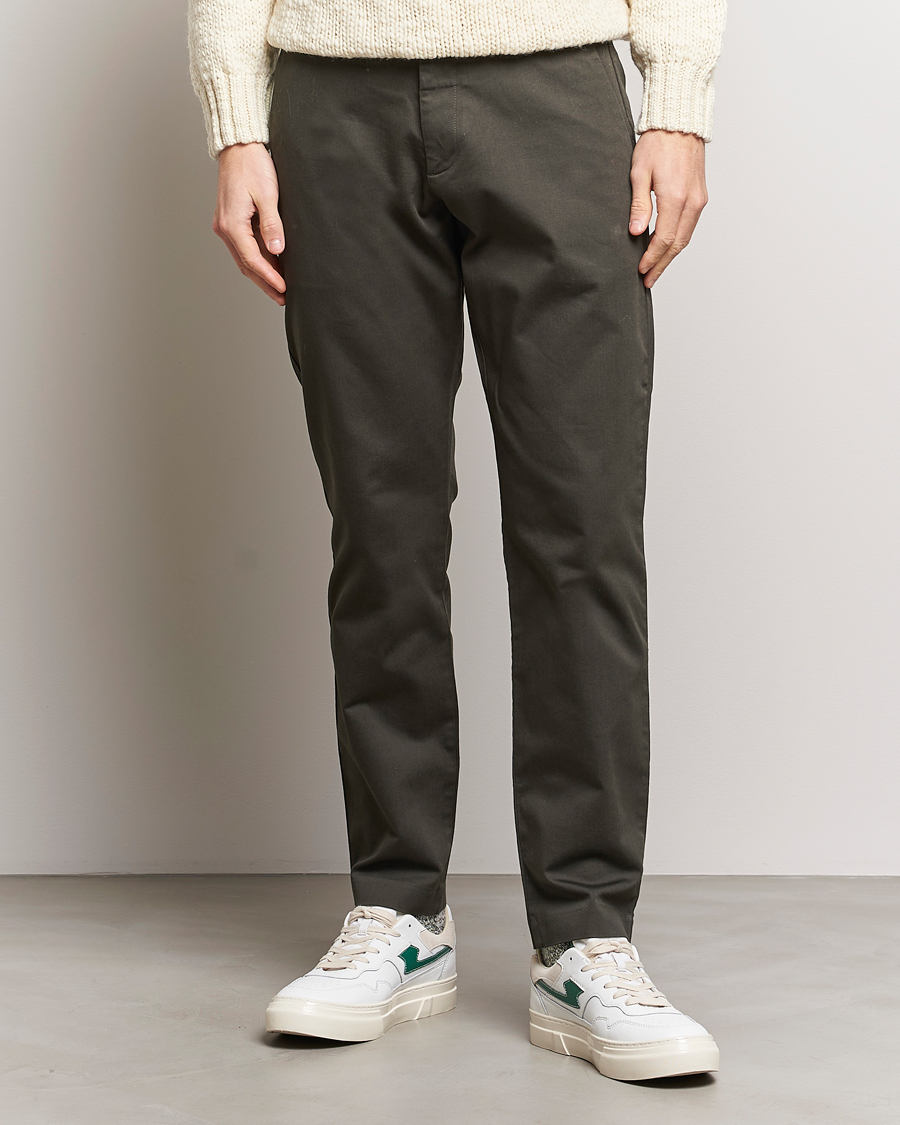 Uomini | Pantaloni | NN07 | Theo Regular Fit Stretch Chinos Dark Army