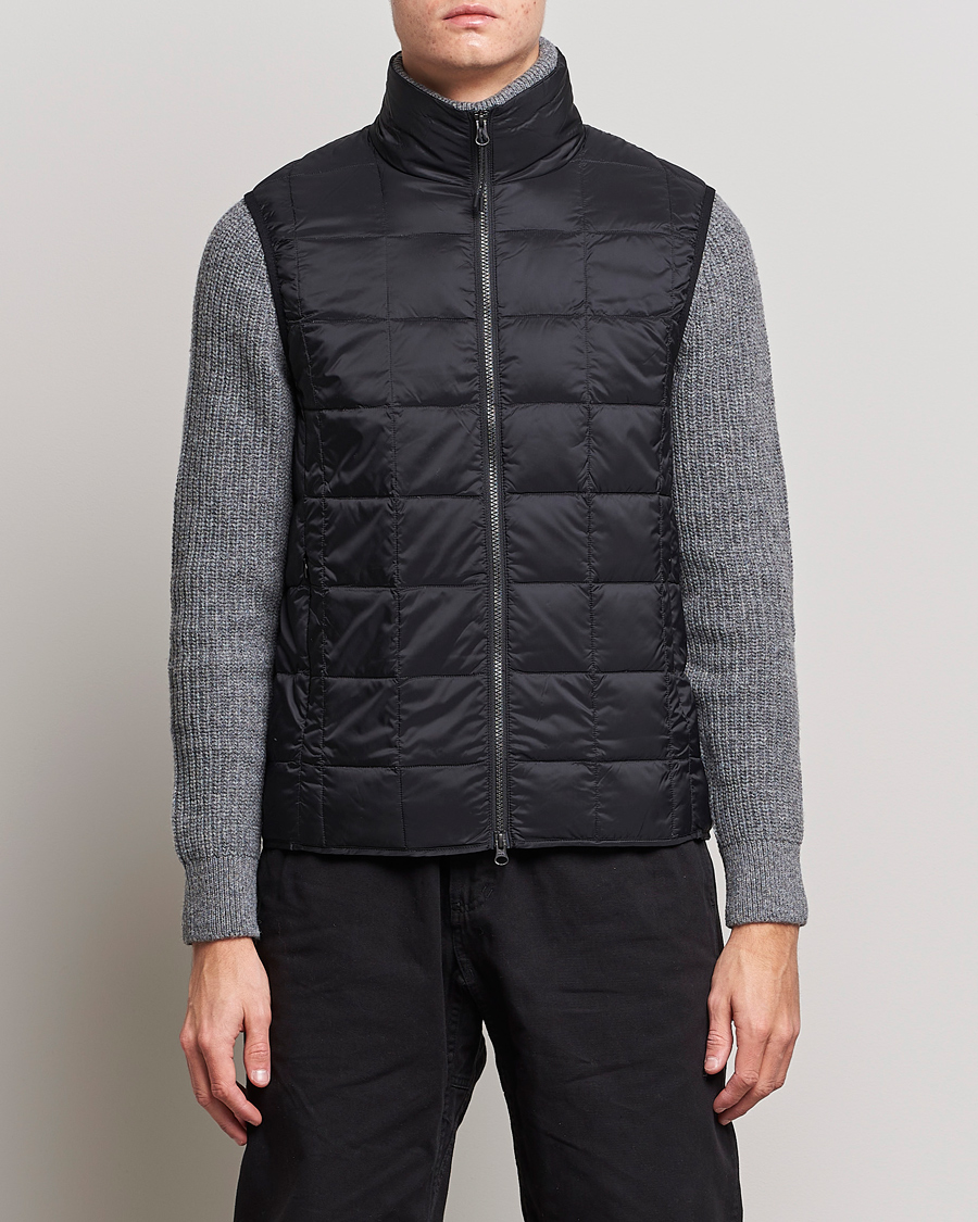 Uomini | Gilet | TAION | High Neck Full Zip Lightweight Down Vest Black