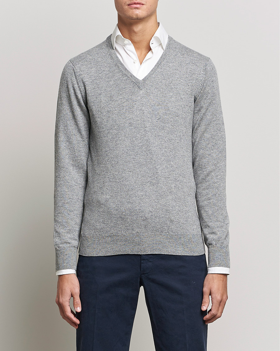 Uomini | Maglioni di cashmere | Piacenza Cashmere | Cashmere V Neck Sweater Light Grey