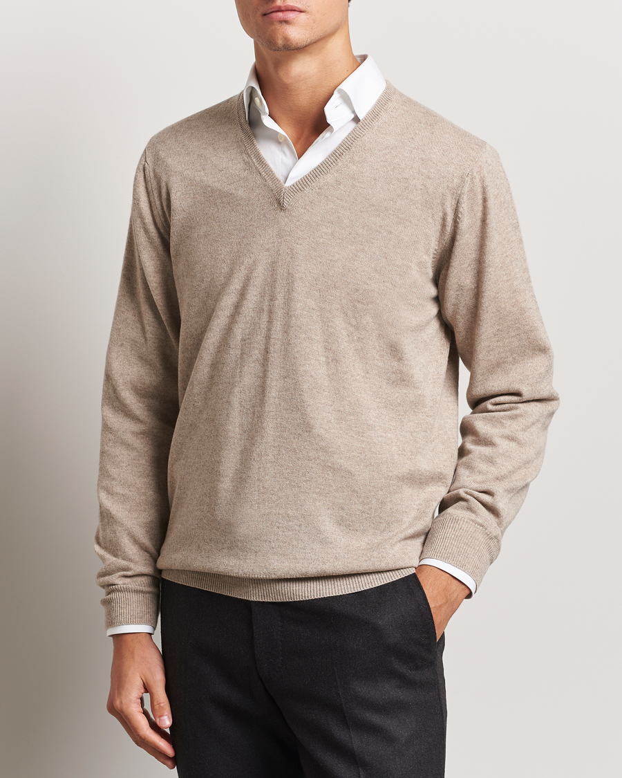 Uomini | Maglie con collo a V | Piacenza Cashmere | Cashmere V Neck Sweater Beige