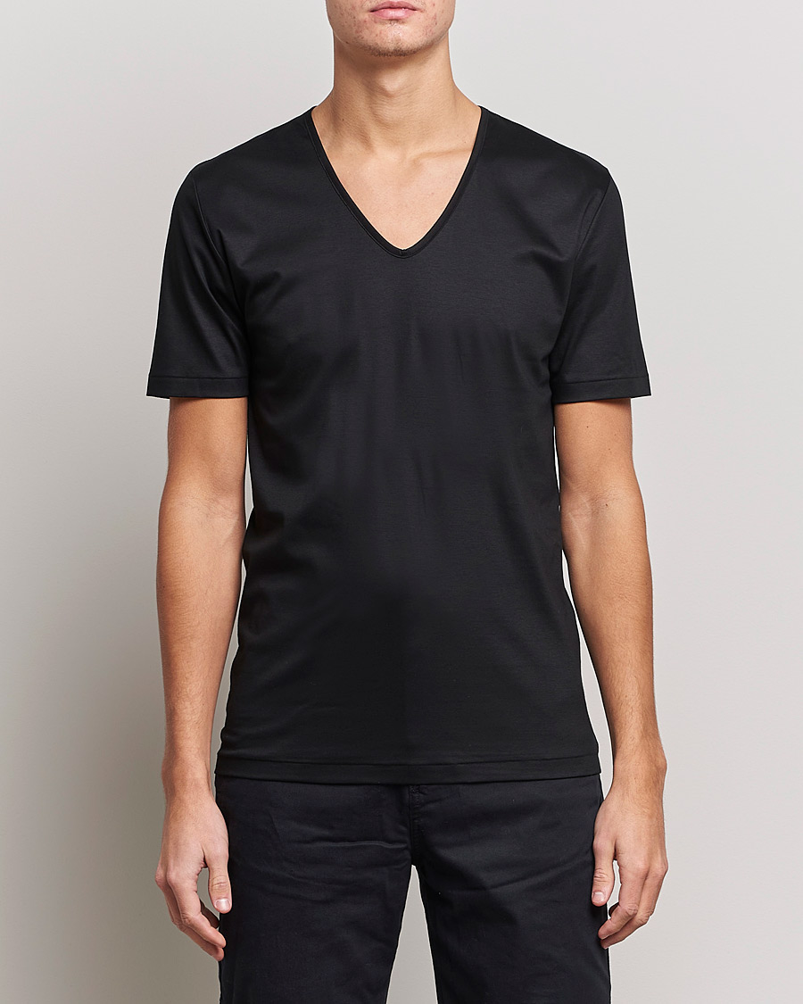 Uomini |  | Zimmerli of Switzerland | Sea Island Cotton V-Neck T-Shirt Black