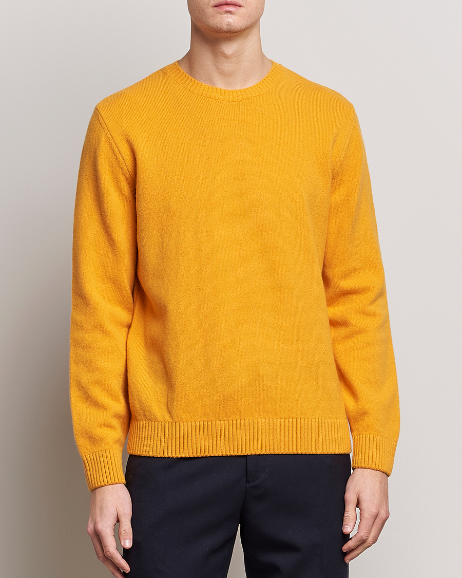 Uomini | Reparti | Colorful Standard | Classic Merino Wool Crew Neck Burned Yellow