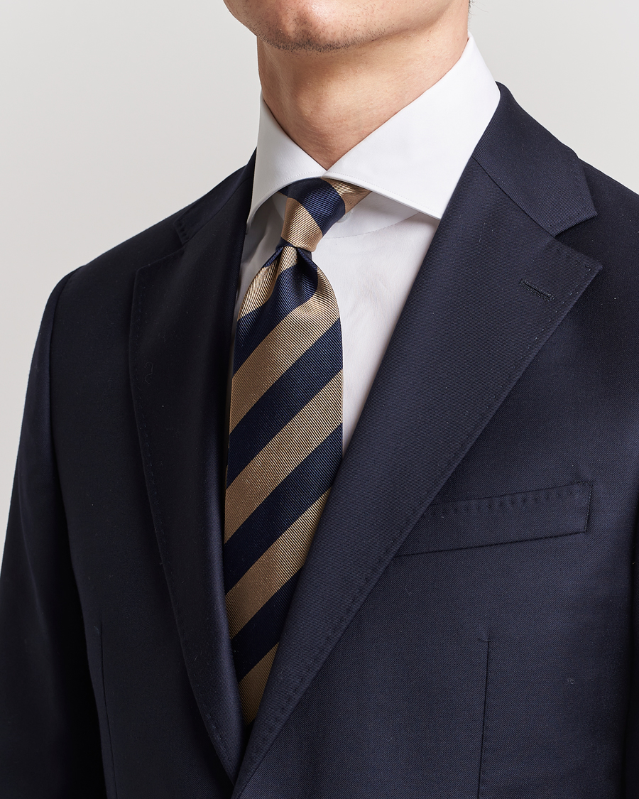 Uomini | Business casual | Amanda Christensen | Regemental Stripe Classic Tie 8 cm Sand/Navy