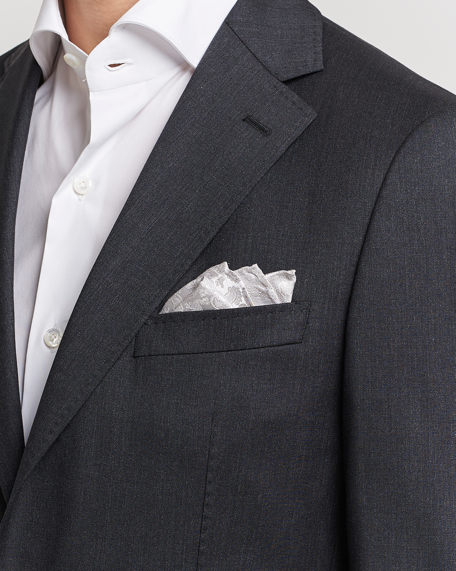 Uomini | Fazzoletti da taschino | Amanda Christensen | Tonal Paisley Silk Pocket Square Silver