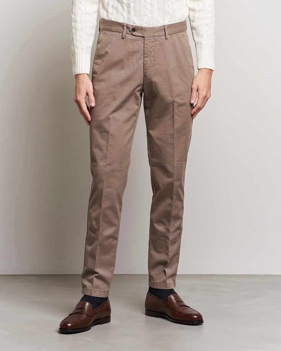 Uomini | Oscar Jacobson | Oscar Jacobson | Danwick Cotton Trousers Light Brown