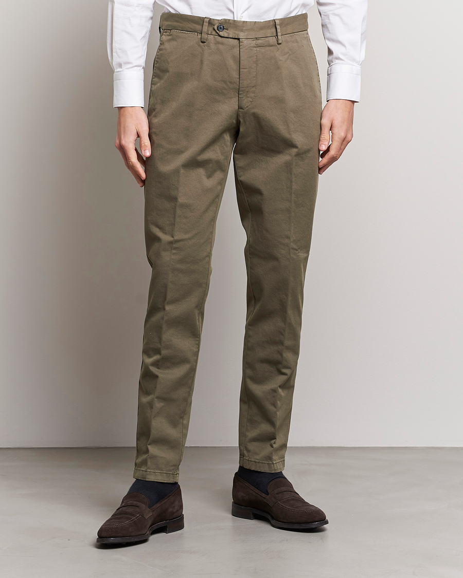 Uomini | Pantaloni | Oscar Jacobson | Danwick Cotton Trousers Olive