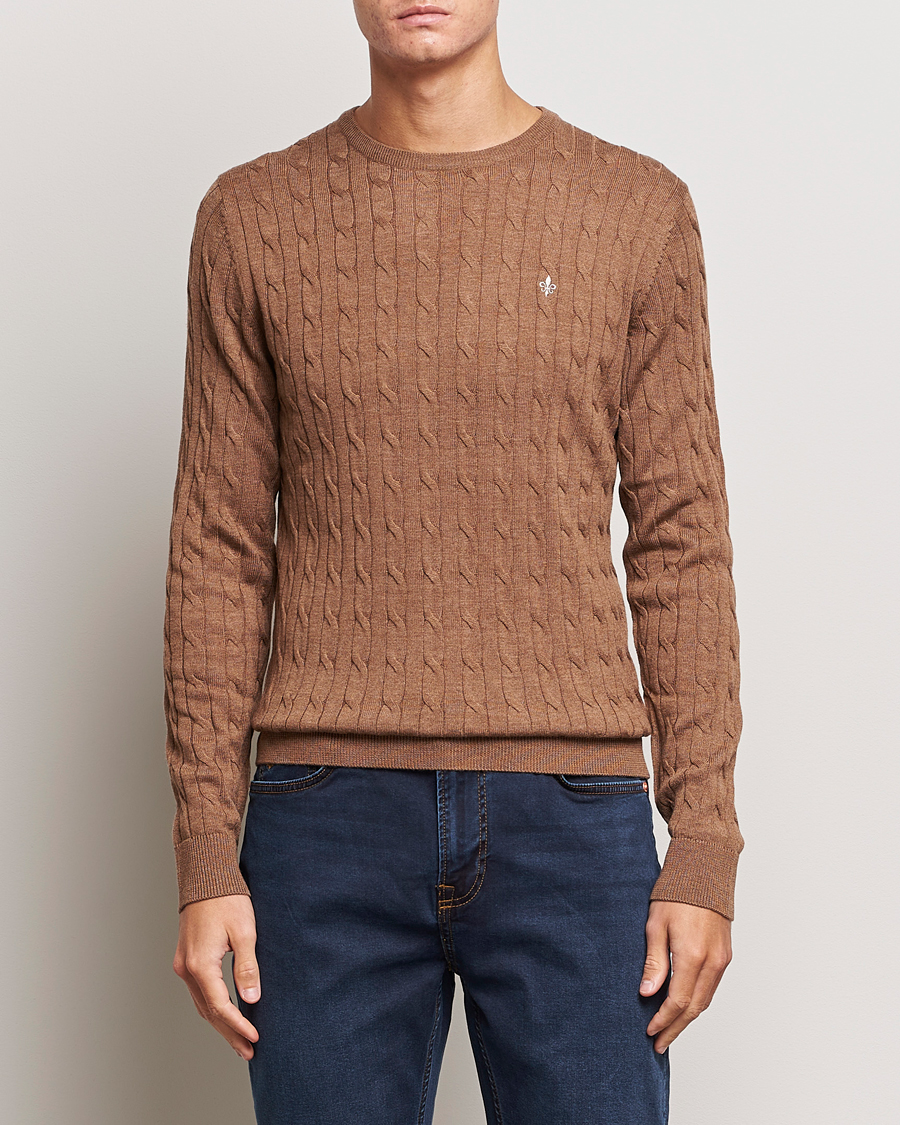 Uomini |  | Morris | Merino Cable Crew Neck Camel