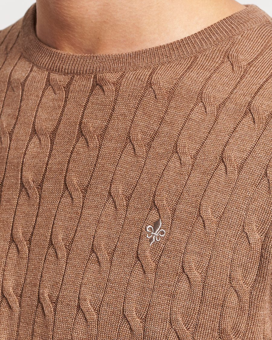 Uomini | Maglieria | Morris | Merino Cable Crew Neck Camel