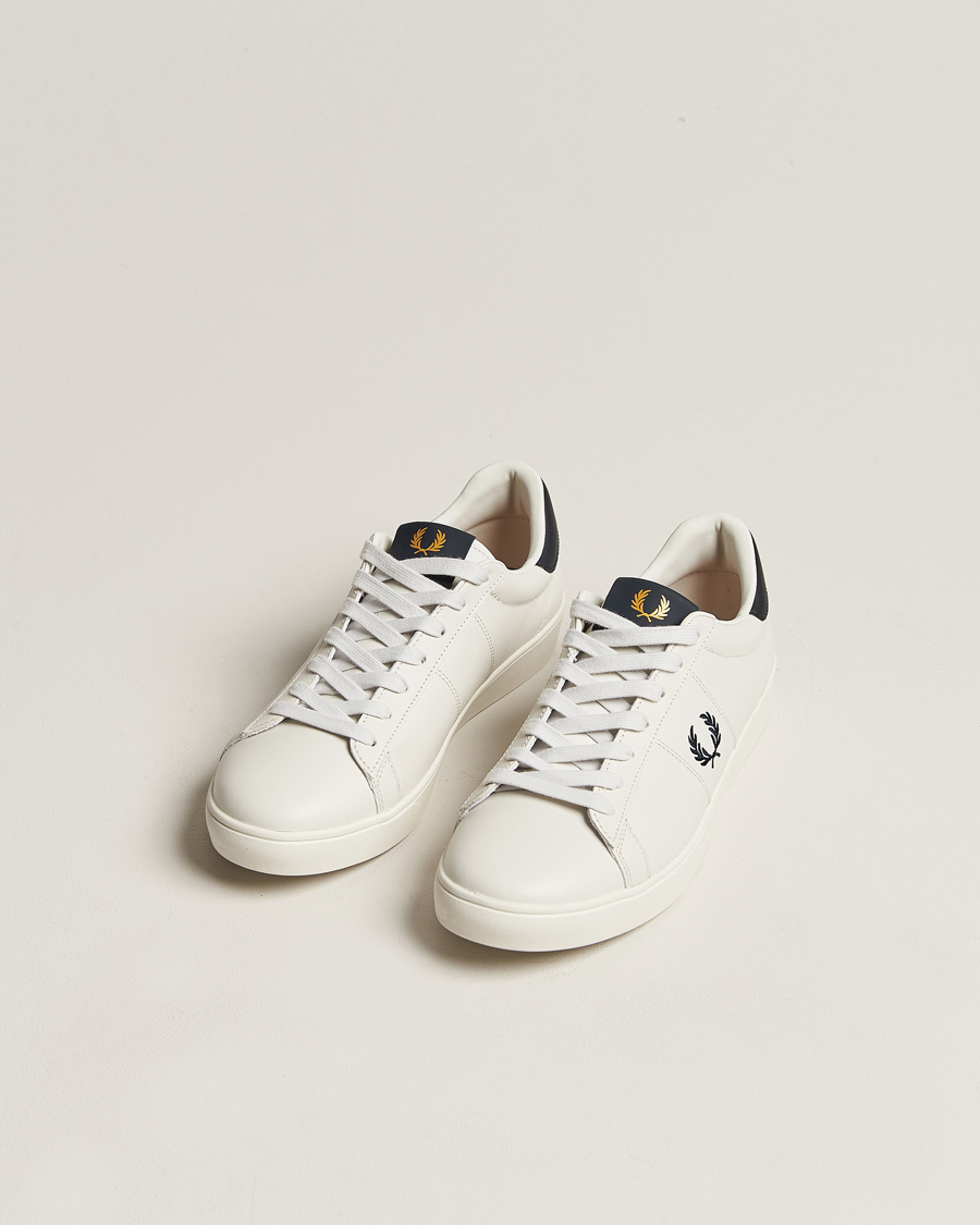 Uomini | Best of British | Fred Perry | Spencer Leather Sneakers Porcelain/Navy