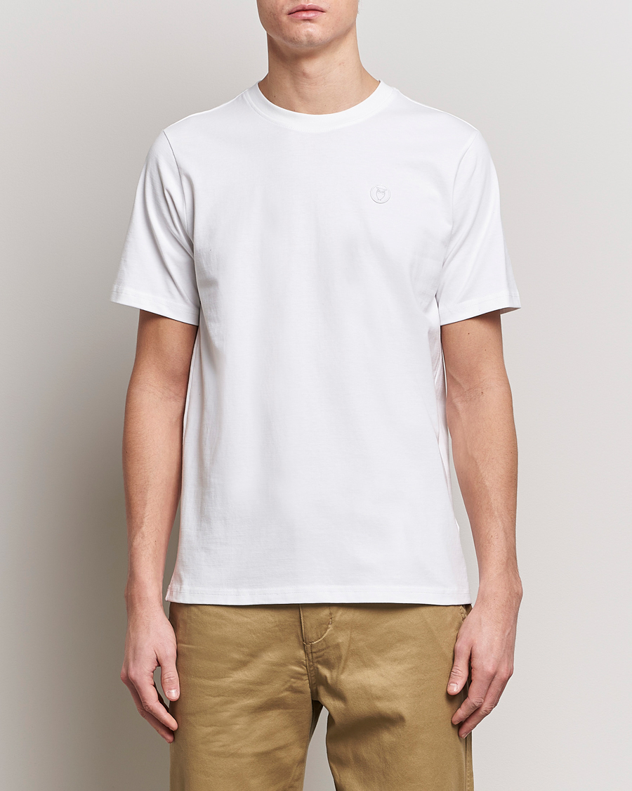 Uomini |  | KnowledgeCotton Apparel | Loke Badge T-Shirt Bright White