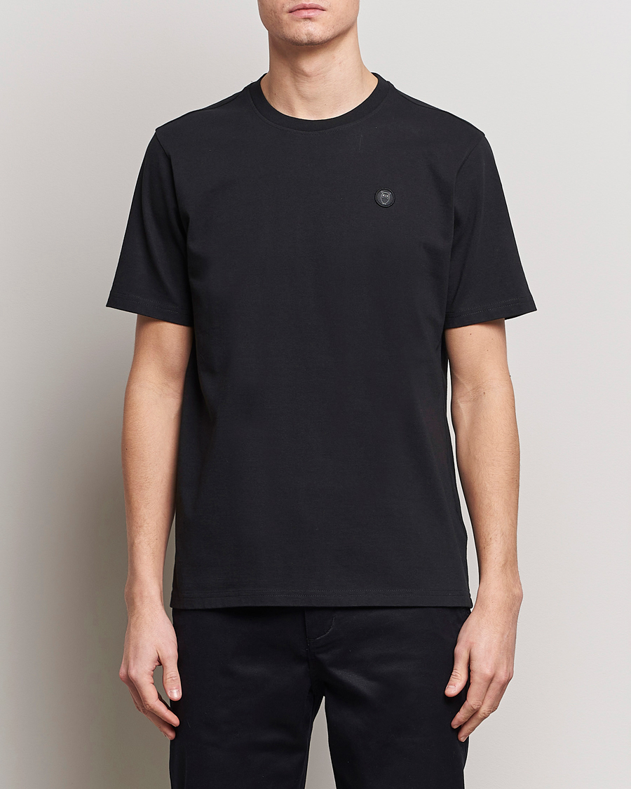 Uomini | KnowledgeCotton Apparel | KnowledgeCotton Apparel | Loke Badge T-Shirt Jet Black