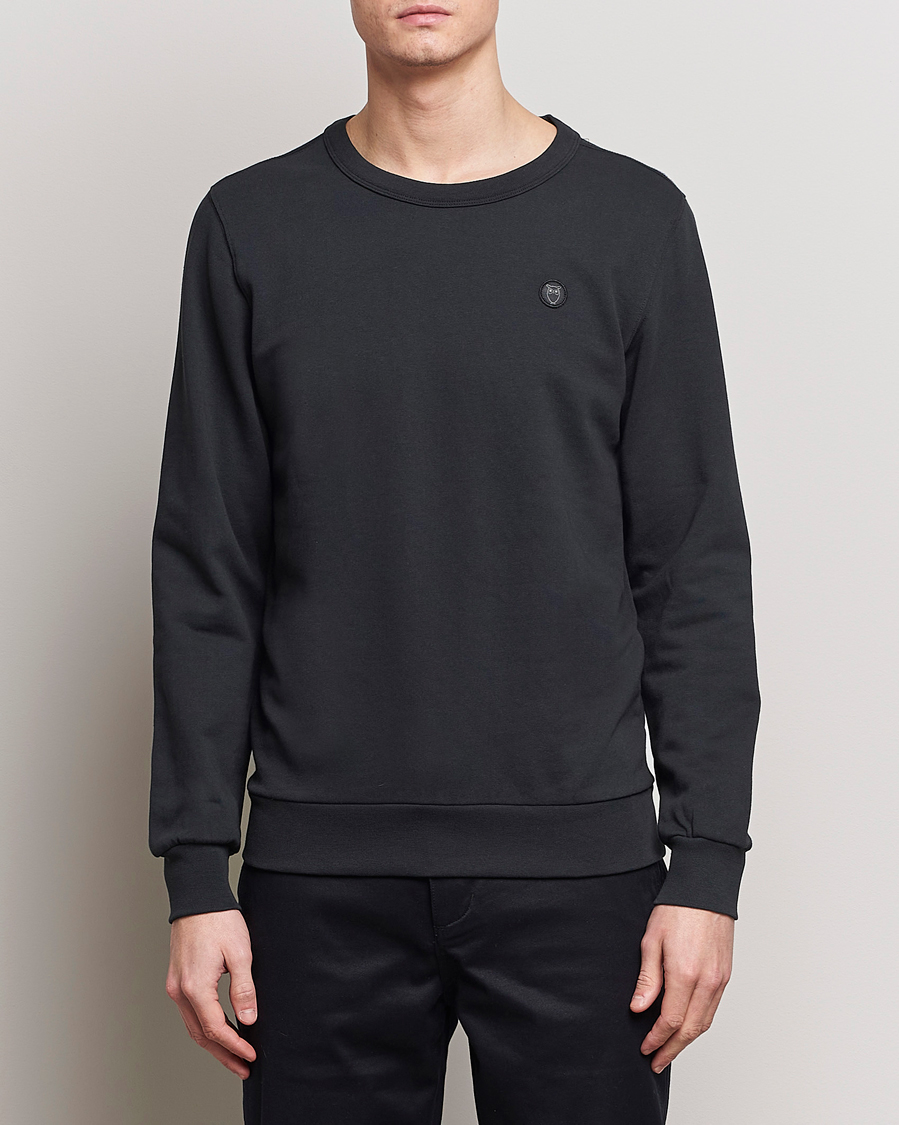 Uomini | Felpe | KnowledgeCotton Apparel | Erik Badge Sweatshirt Jet Black