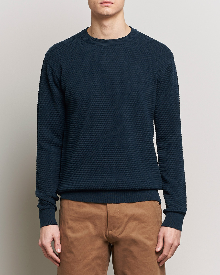 Uomini | Maglie a girocollo | KnowledgeCotton Apparel | Vagn Bubble Knit Cotton Crew Neck Total Eclipse