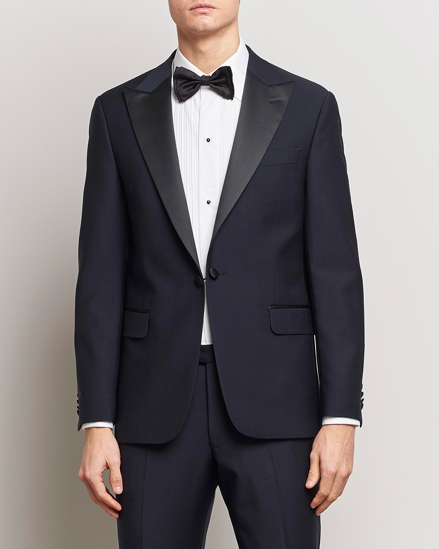 Uomini | Celebra il nuovo anno con stile | Oscar Jacobson | Frampton Wool Tuxedo Blazer Navy