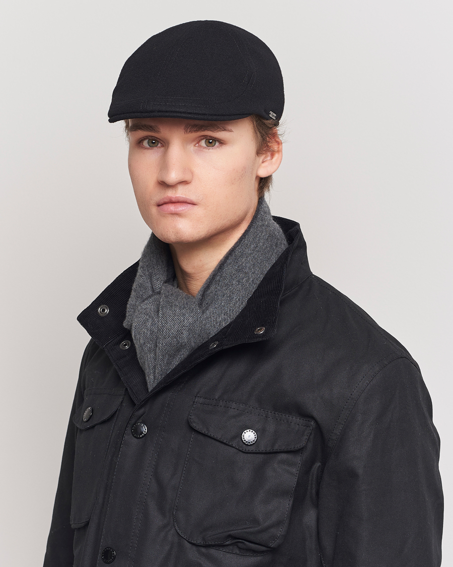 Uomini | Berretti piatti | Wigéns | Pub Cap Melton Wool Black