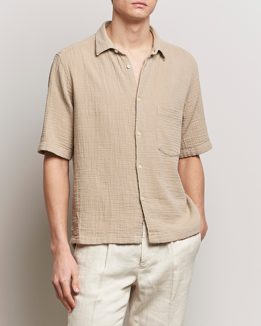 Uomini |  | Oscar Jacobson | Short Sleeve City Crepe Cotton Shirt Beige