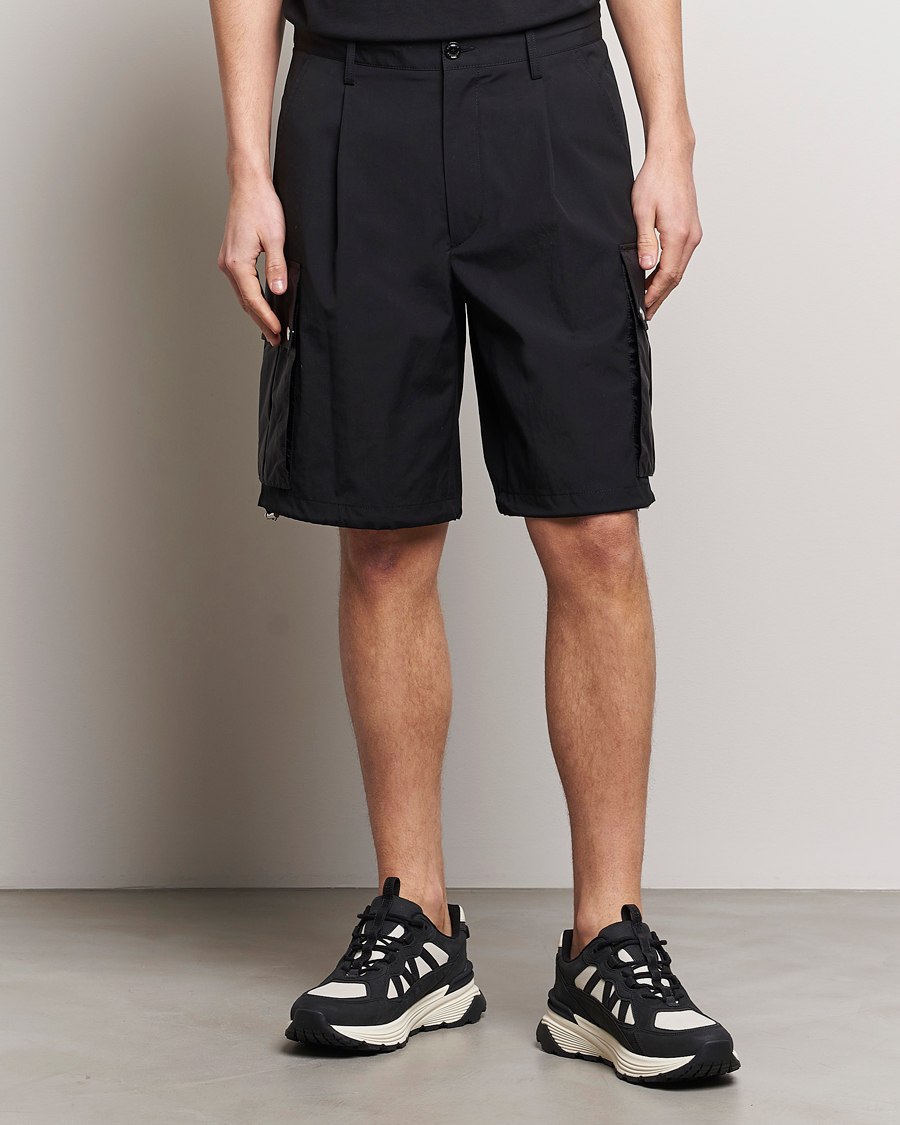 Uomini | Pantaloncini cargo | Moncler | Cotton Cargo Shorts Black