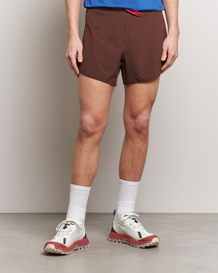 Uomini | Pantaloncini | District Vision | 5 Inch Training Shorts Cacao