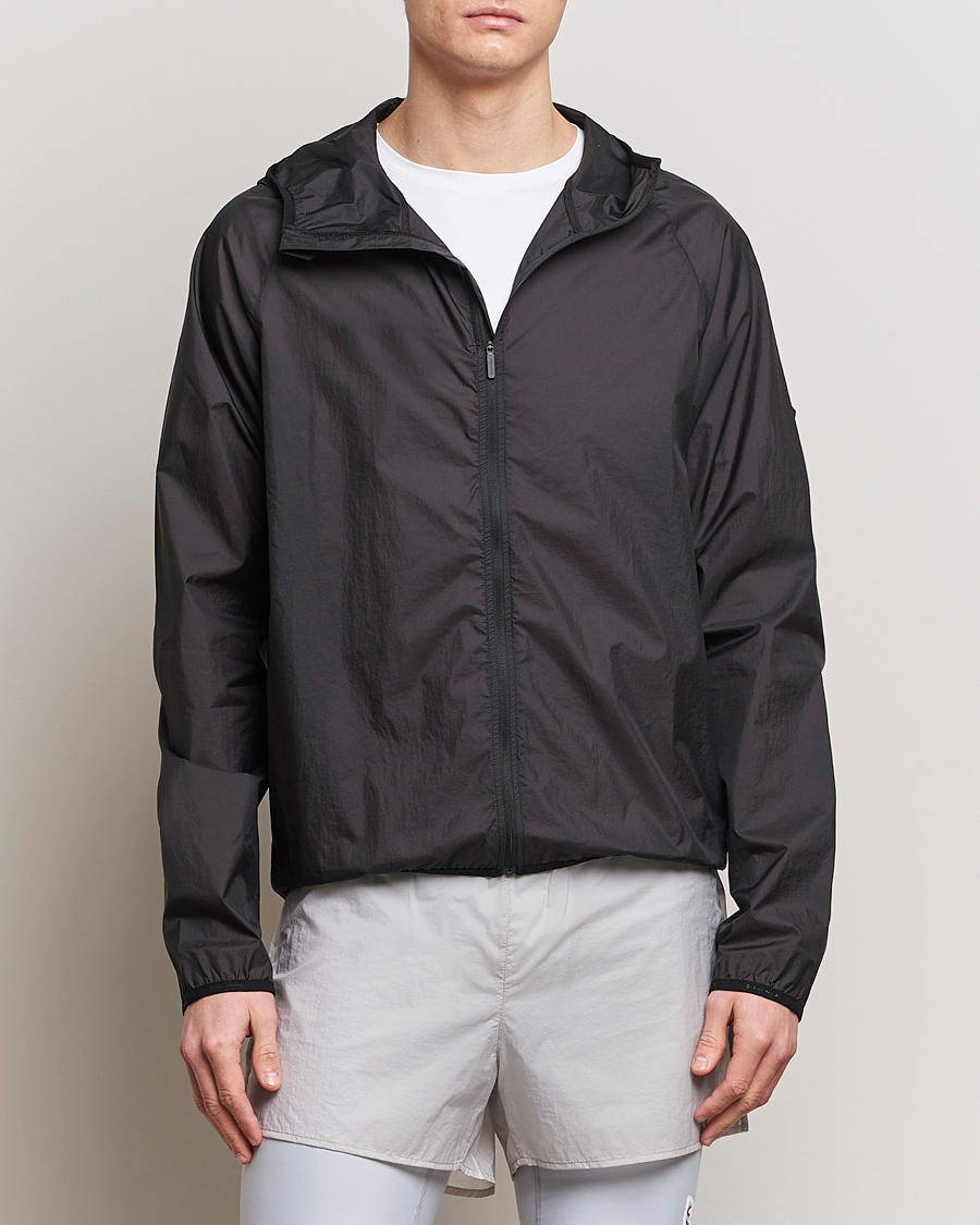 Uomini |  | District Vision | Ultralight Packable DWR Wind Jacket Black