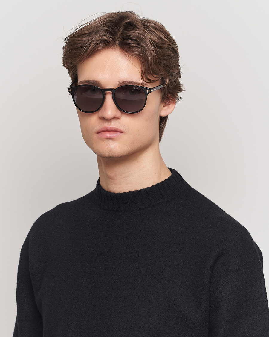 Uomini |  | Tom Ford | Lewis FT1097 Sunglasses Black/Smoke