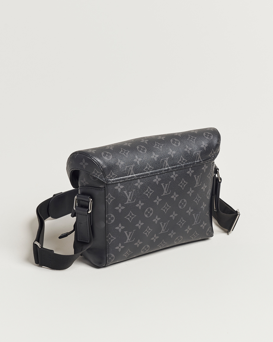 Uomini | Accessori Pre-owned | Louis Vuitton Pre-Owned | Messenger Voyager PM Bag Monogram Eclipse