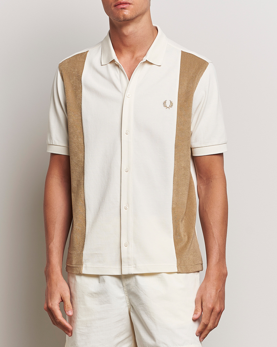 Uomini | Casual | Fred Perry | Towelling Panel Polo Short Sleeve Shirt Ecru