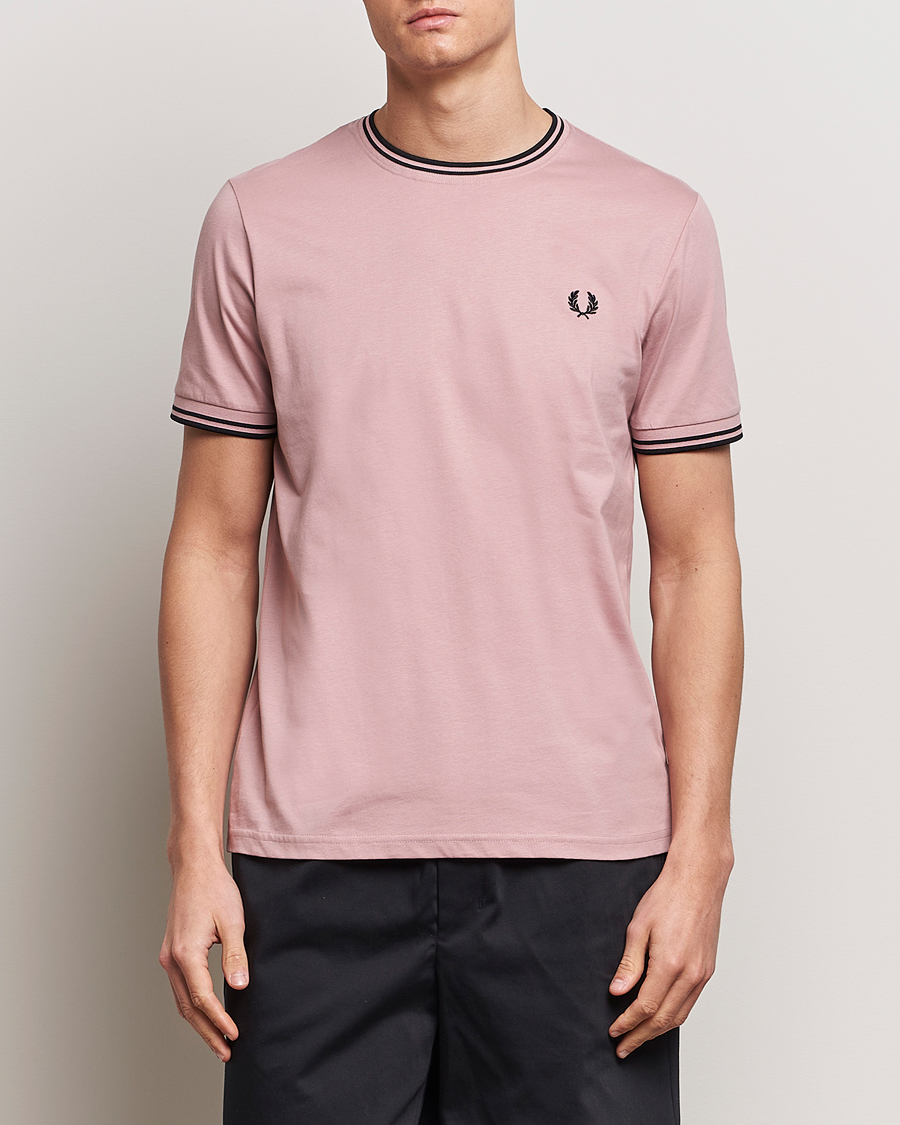 Uomini | T-Shirts | Fred Perry | Twin Tipped T-Shirt Dusty Rose Pink