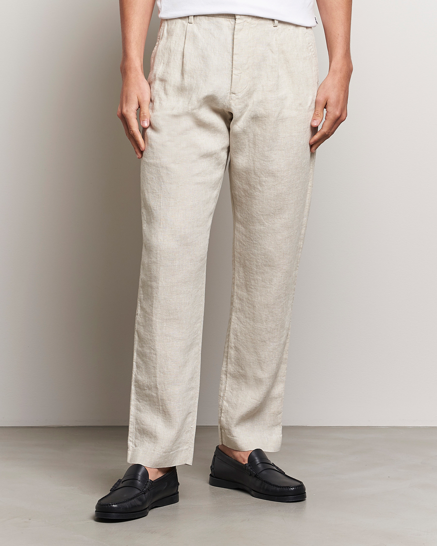 Uomini | Pantaloni | NN07 | Bill Pleated Linen Trousers Oat