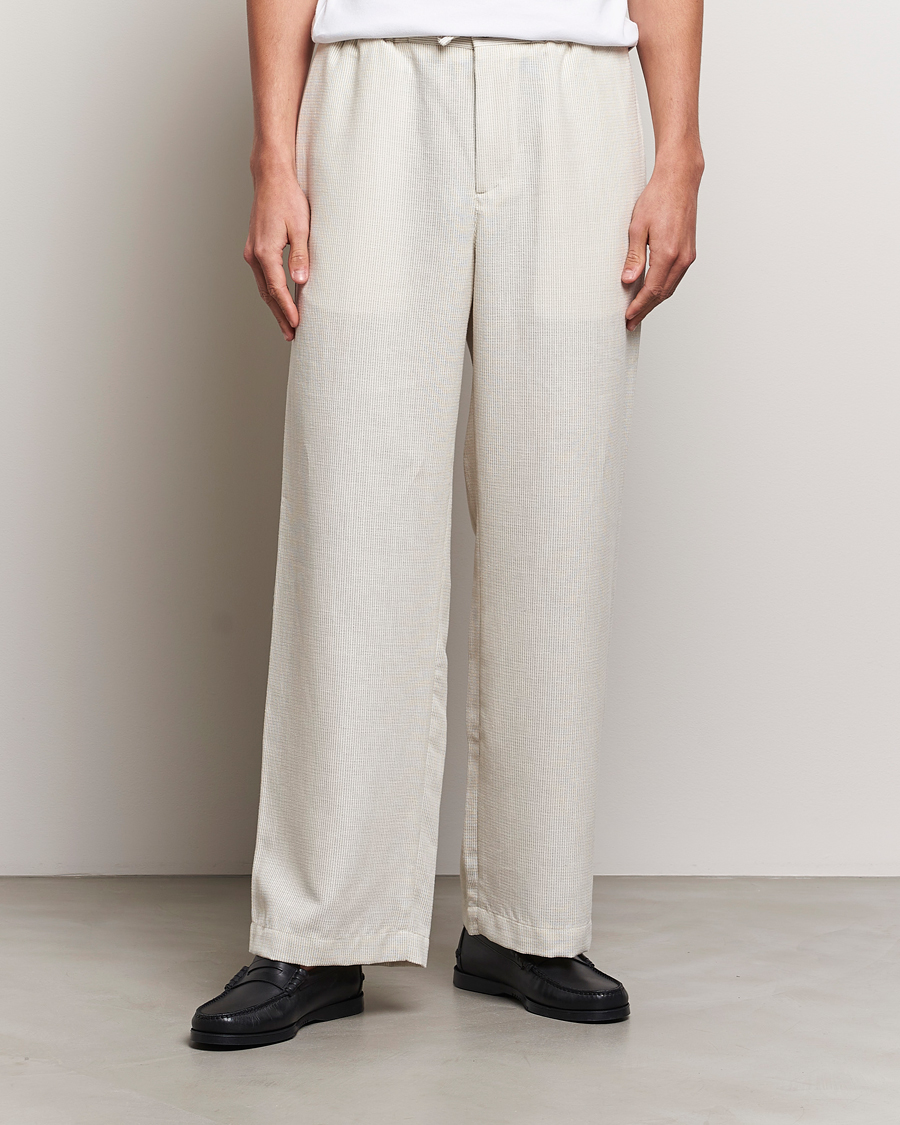 Uomini | Pantaloni | J.Lindeberg | Noah Wide Linen Pants Safari Beige