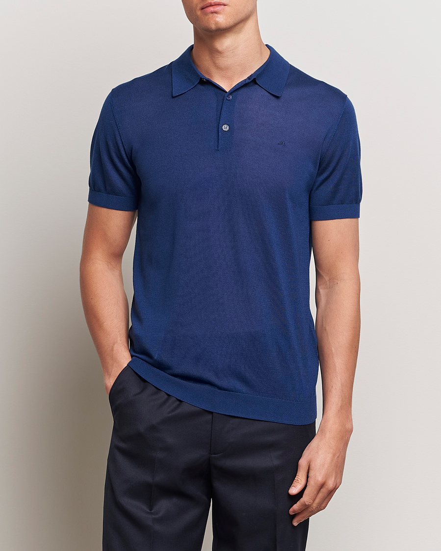 Uomini |  | J.Lindeberg | Ridge Lyocell Silk Polo Estate Blue