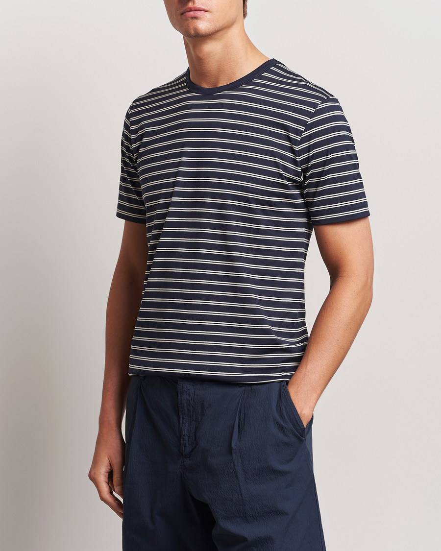 Uomini | T-shirt | Sunspel | Striped Crew Neck Cotton Tee Navy/Ecru