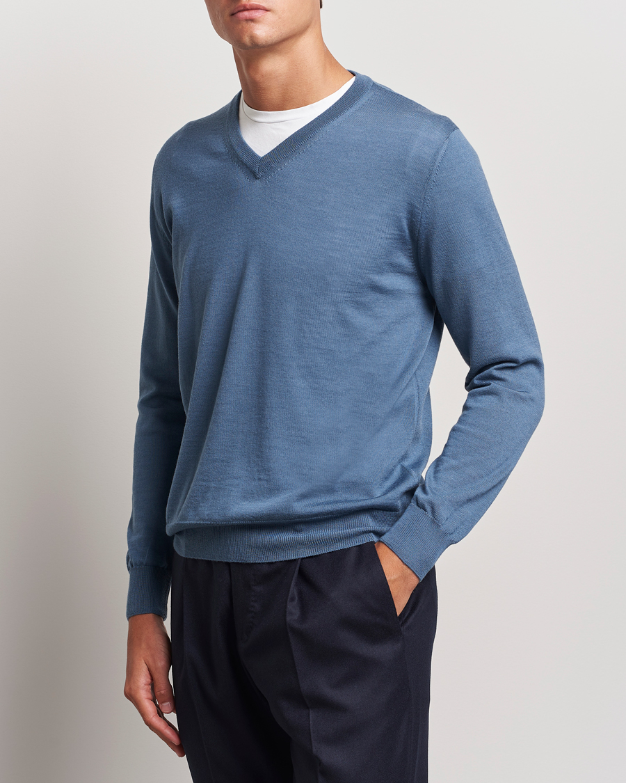 Uomini | Maglie con collo a V | Canali | Merino Wool V-Neck Light Blue